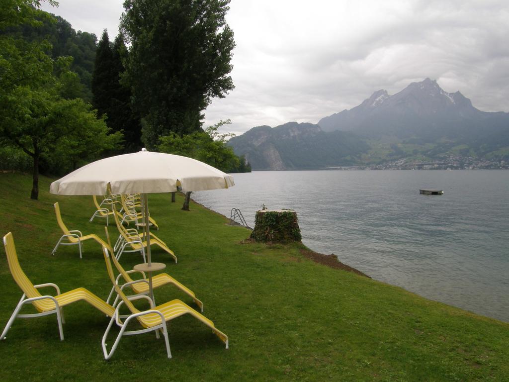 Gastehaus Baumgarten Hotel Kehrsiten Bagian luar foto